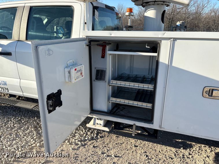 image for item YA1870 2023 Ford F550 Super Duty Crew Cab bucket truck