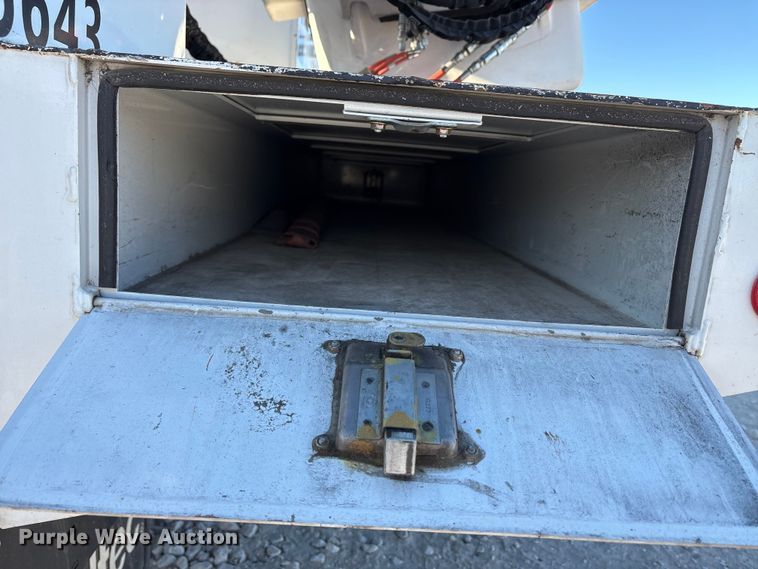 image for item YA1870 2023 Ford F550 Super Duty Crew Cab bucket truck