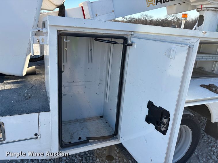 image for item YA1870 2023 Ford F550 Super Duty Crew Cab bucket truck