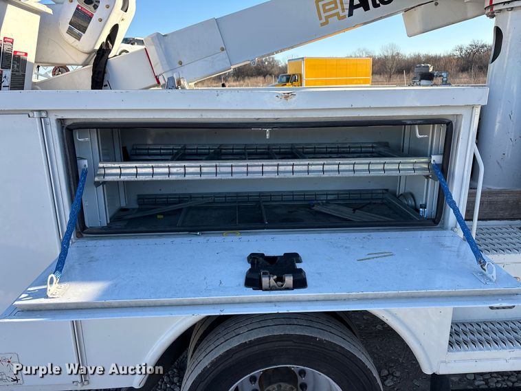 image for item YA1870 2023 Ford F550 Super Duty Crew Cab bucket truck