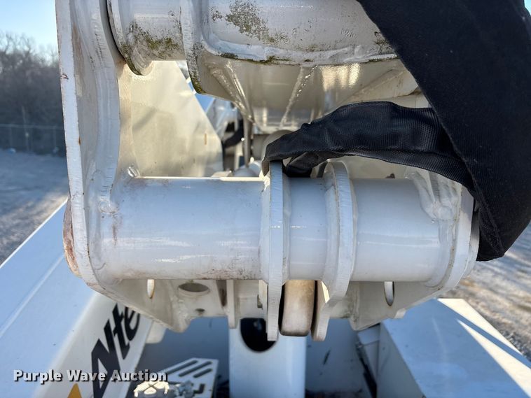 image for item YA1870 2023 Ford F550 Super Duty Crew Cab bucket truck
