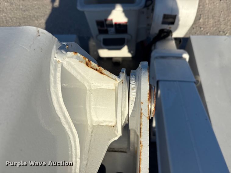 image for item YA1870 2023 Ford F550 Super Duty Crew Cab bucket truck