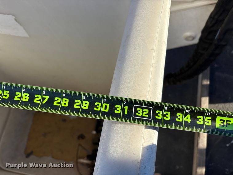 image for item YA1870 2023 Ford F550 Super Duty Crew Cab bucket truck