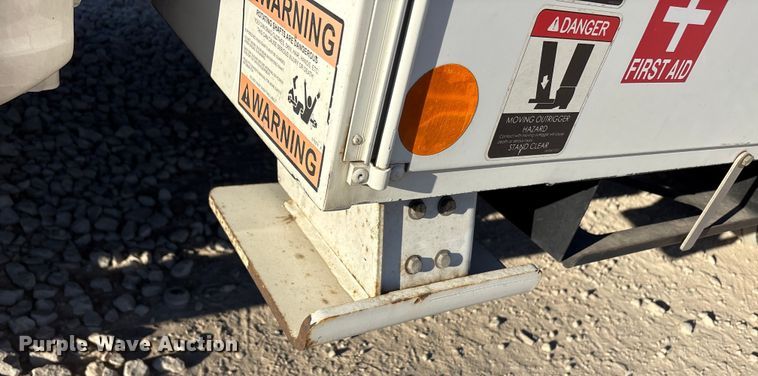 image for item YA1870 2023 Ford F550 Super Duty Crew Cab bucket truck
