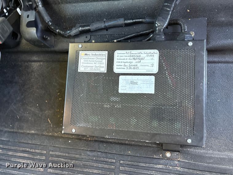 image for item YA1870 2023 Ford F550 Super Duty Crew Cab bucket truck
