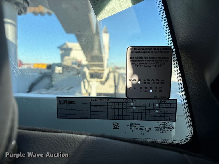 image for item YA1870 2023 Ford F550 Super Duty Crew Cab bucket truck