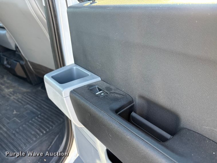 image for item YA1870 2023 Ford F550 Super Duty Crew Cab bucket truck