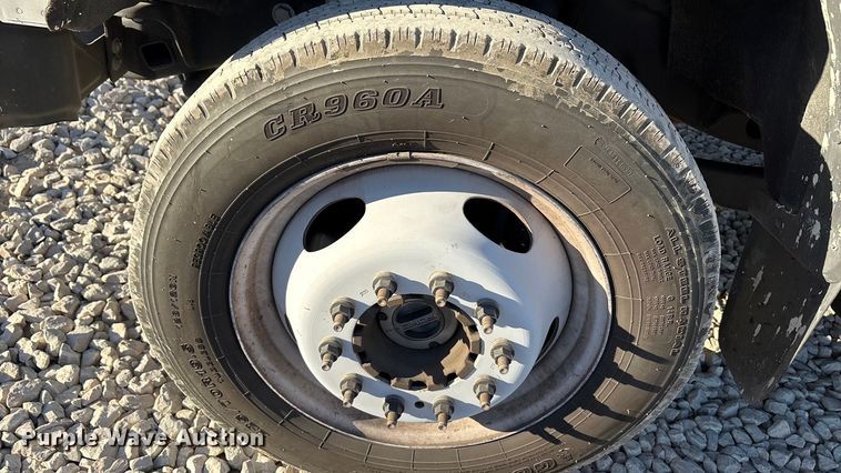 image for item YA1870 2023 Ford F550 Super Duty Crew Cab bucket truck