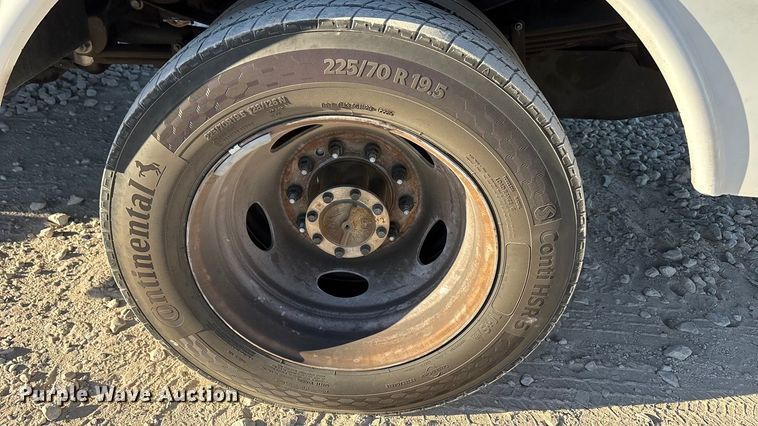 image for item YA1870 2023 Ford F550 Super Duty Crew Cab bucket truck