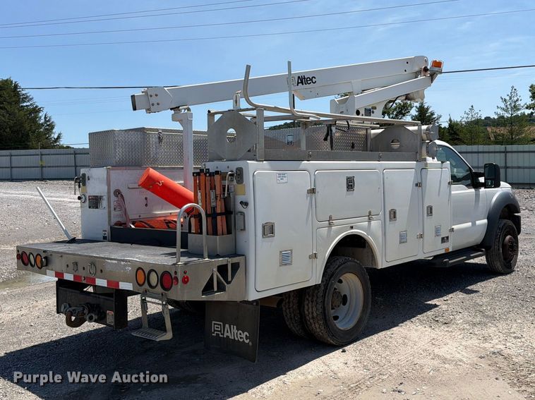 image for item YA3064 2015 Ford F450 Super Duty bucket truck