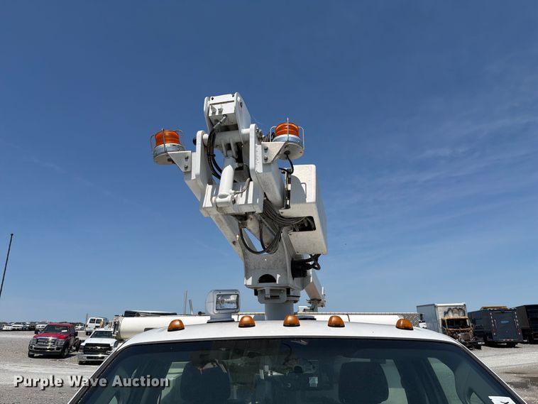 image for item YA3064 2015 Ford F450 Super Duty bucket truck