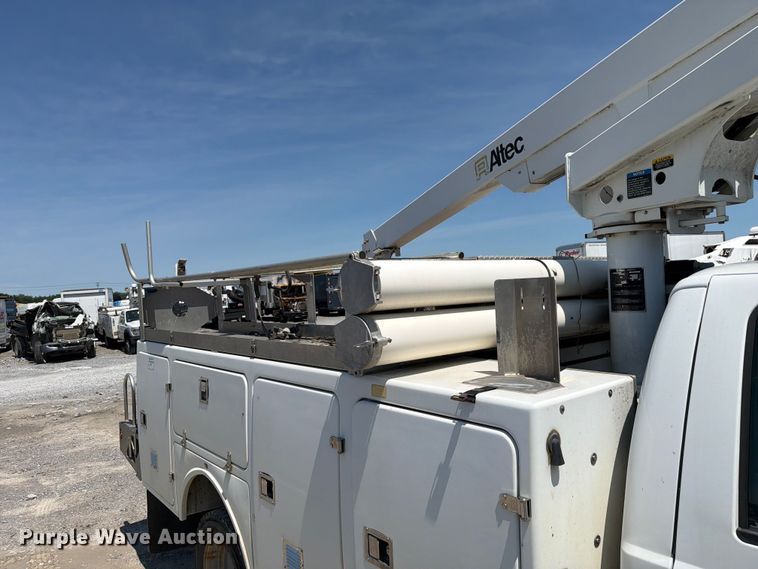 image for item YA3064 2015 Ford F450 Super Duty bucket truck