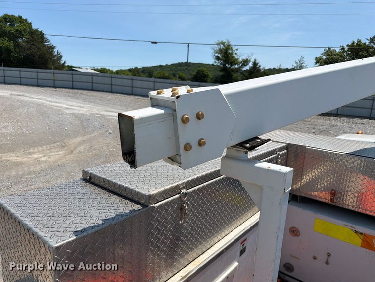 image for item YA3064 2015 Ford F450 Super Duty bucket truck