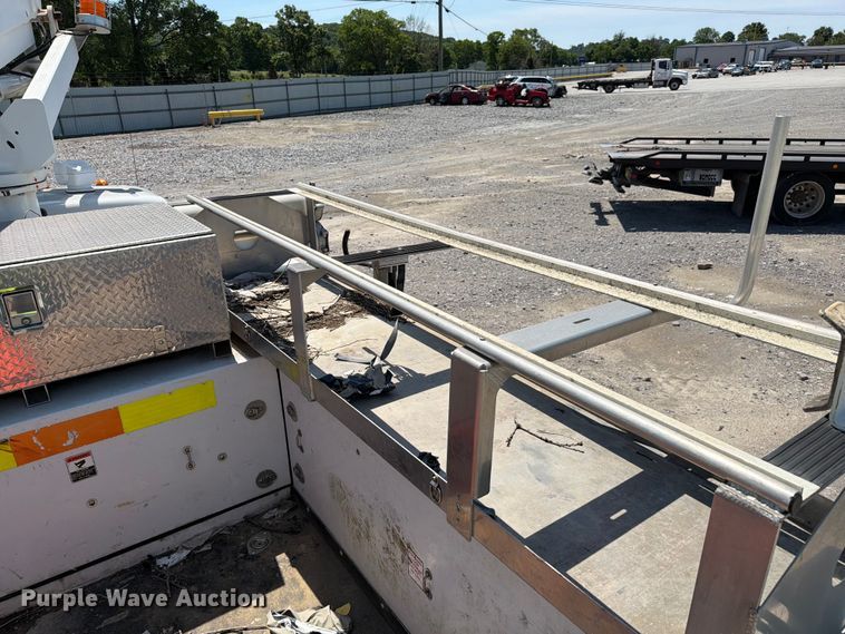 image for item YA3064 2015 Ford F450 Super Duty bucket truck