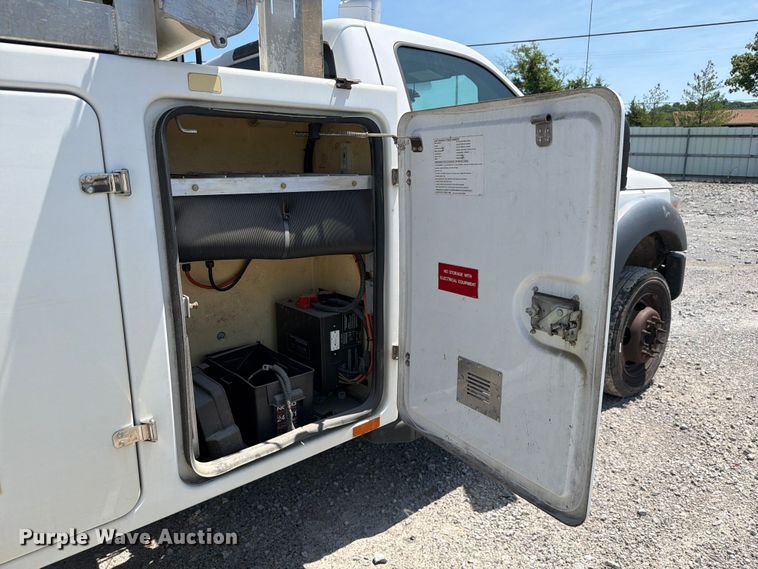 image for item YA3064 2015 Ford F450 Super Duty bucket truck