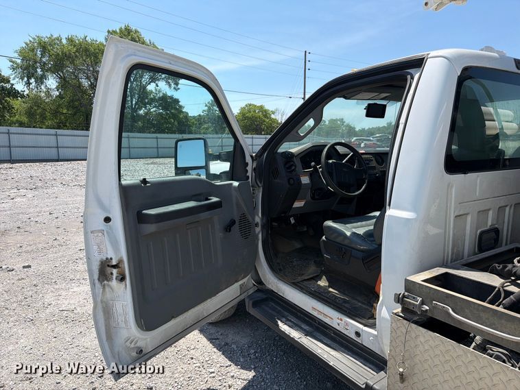 image for item YA3064 2015 Ford F450 Super Duty bucket truck