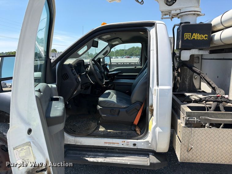 image for item YA3064 2015 Ford F450 Super Duty bucket truck