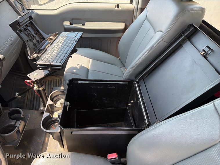 image for item YA3064 2015 Ford F450 Super Duty bucket truck