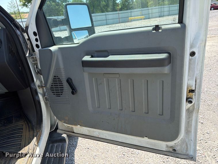 image for item YA3064 2015 Ford F450 Super Duty bucket truck