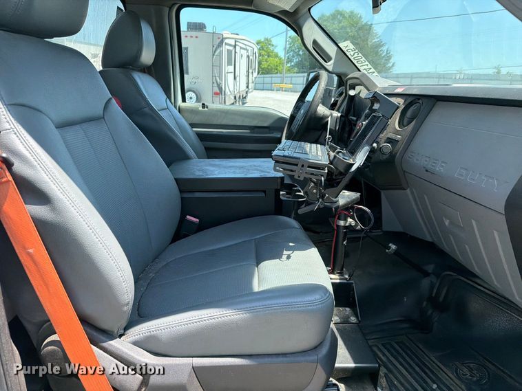 image for item YA3064 2015 Ford F450 Super Duty bucket truck
