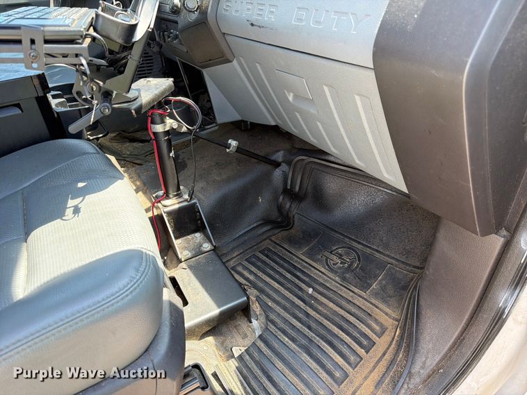 image for item YA3064 2015 Ford F450 Super Duty bucket truck