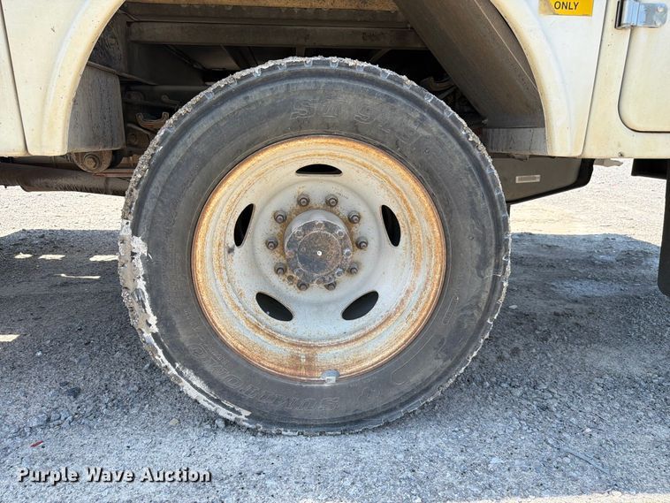 image for item YA3064 2015 Ford F450 Super Duty bucket truck