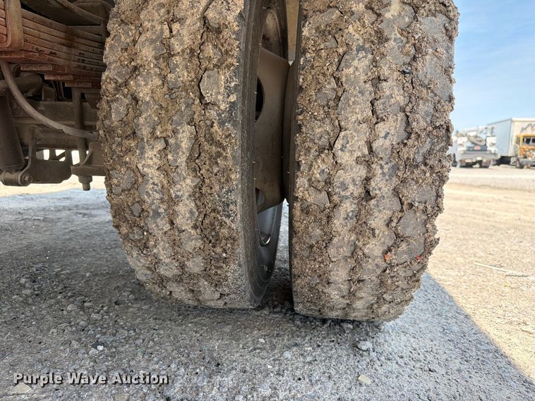 image for item YA3064 2015 Ford F450 Super Duty bucket truck