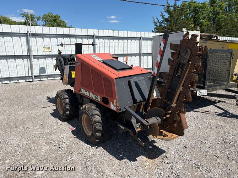 image for item YA3068 2017 Ditch Witch 410SX trencher