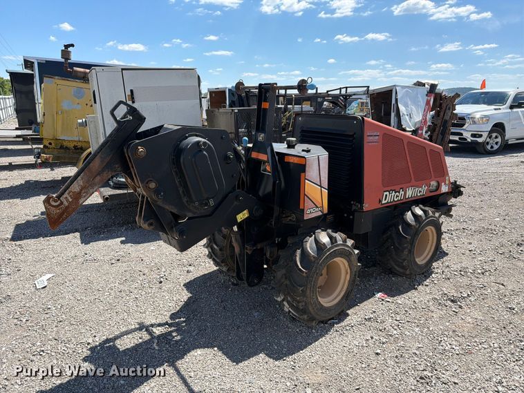 image for item YA3068 2017 Ditch Witch 410SX trencher