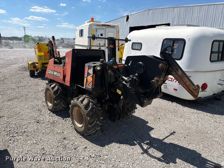 image for item YA3068 2017 Ditch Witch 410SX trencher