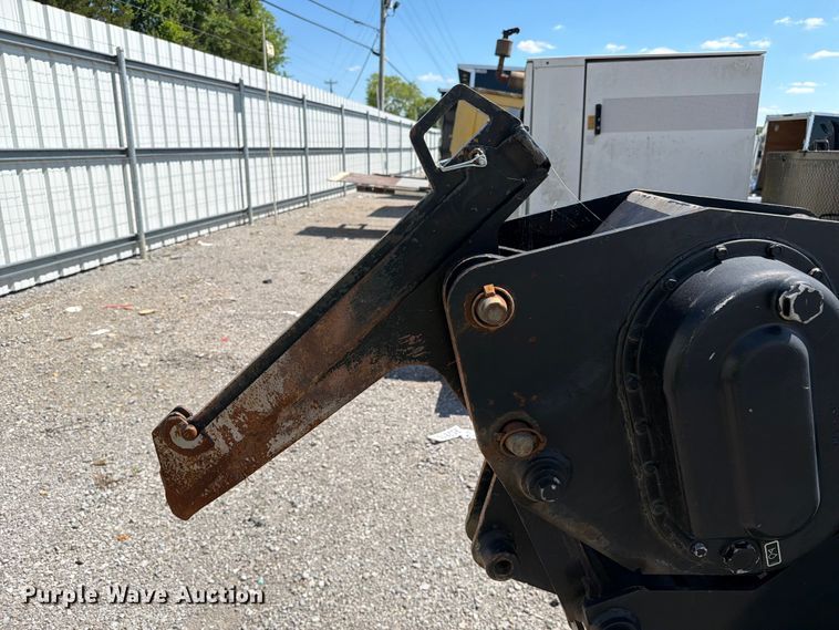 image for item YA3068 2017 Ditch Witch 410SX trencher