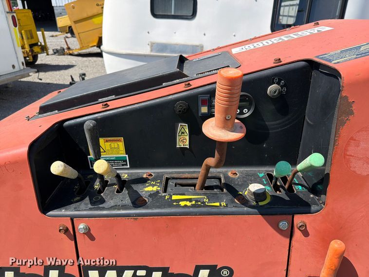 image for item YA3068 2017 Ditch Witch 410SX trencher