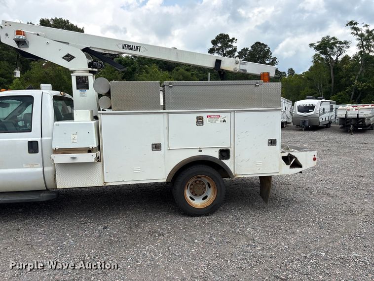 image for item YA3108 2014 Ford F450 Super Duty bucket truck