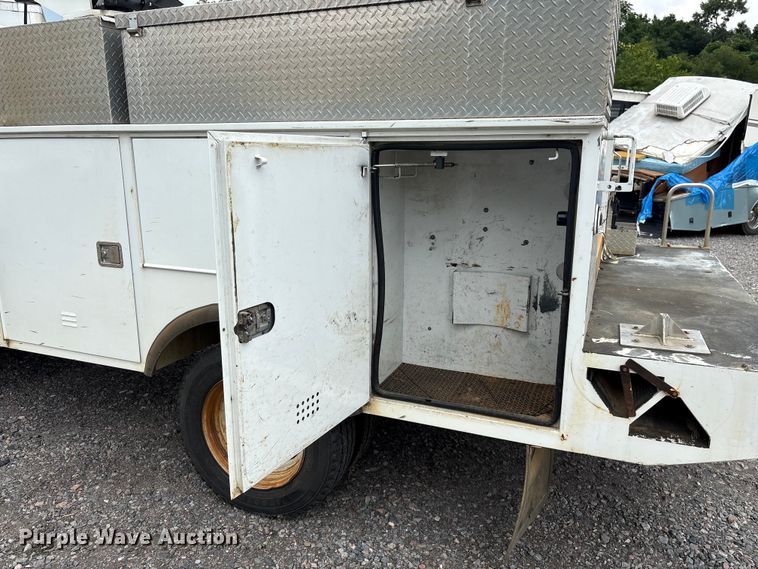image for item YA3108 2014 Ford F450 Super Duty bucket truck