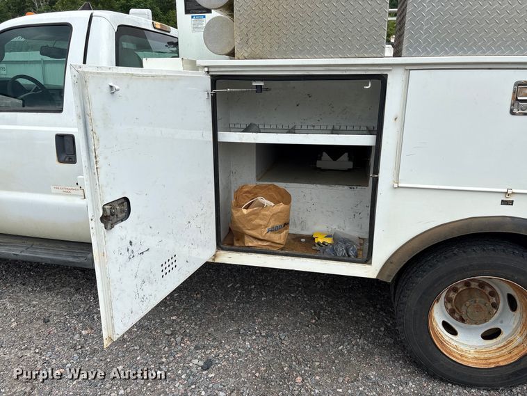 image for item YA3108 2014 Ford F450 Super Duty bucket truck