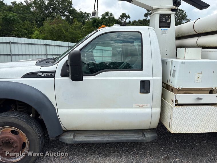 image for item YA3108 2014 Ford F450 Super Duty bucket truck