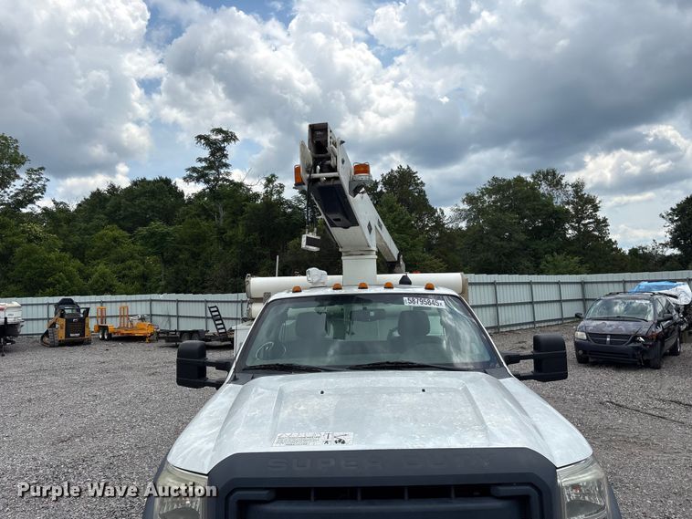 image for item YA3108 2014 Ford F450 Super Duty bucket truck