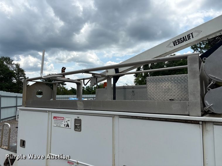 image for item YA3108 2014 Ford F450 Super Duty bucket truck