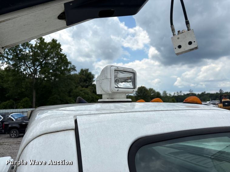 image for item YA3108 2014 Ford F450 Super Duty bucket truck