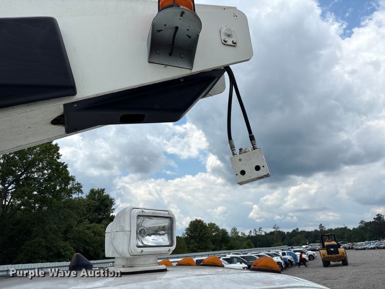 image for item YA3108 2014 Ford F450 Super Duty bucket truck