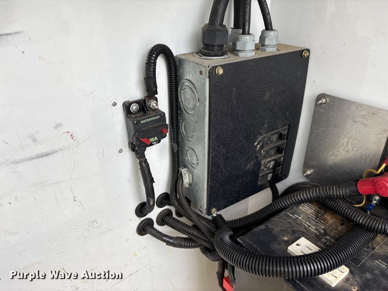 image for item YA3108 2014 Ford F450 Super Duty bucket truck