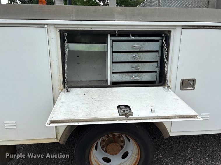 image for item YA3108 2014 Ford F450 Super Duty bucket truck