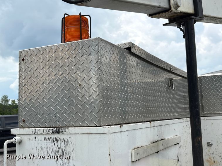 image for item YA3108 2014 Ford F450 Super Duty bucket truck
