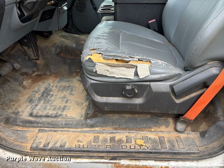 image for item YA3108 2014 Ford F450 Super Duty bucket truck