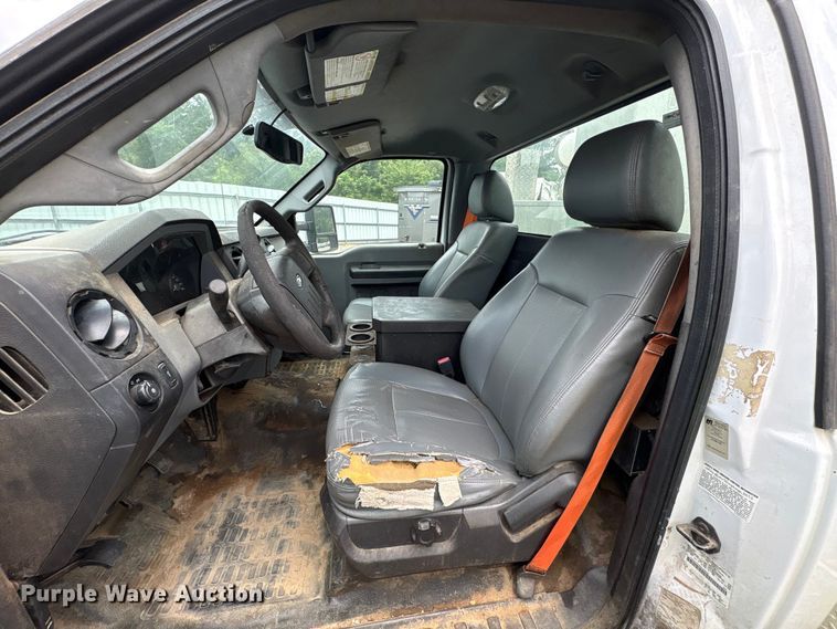 image for item YA3108 2014 Ford F450 Super Duty bucket truck