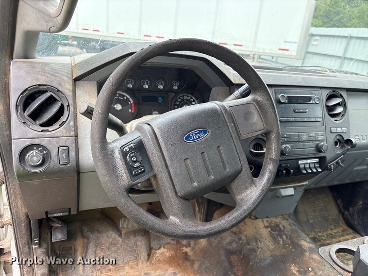 image for item YA3108 2014 Ford F450 Super Duty bucket truck