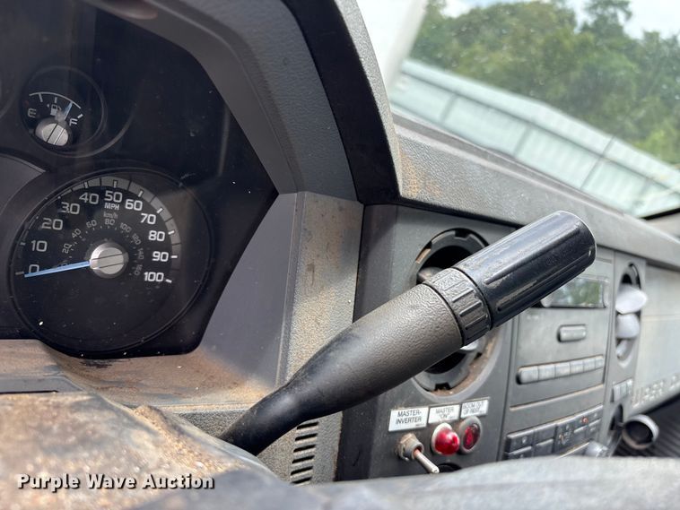 image for item YA3108 2014 Ford F450 Super Duty bucket truck