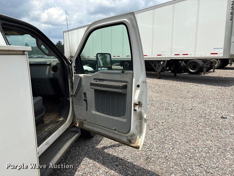 image for item YA3108 2014 Ford F450 Super Duty bucket truck