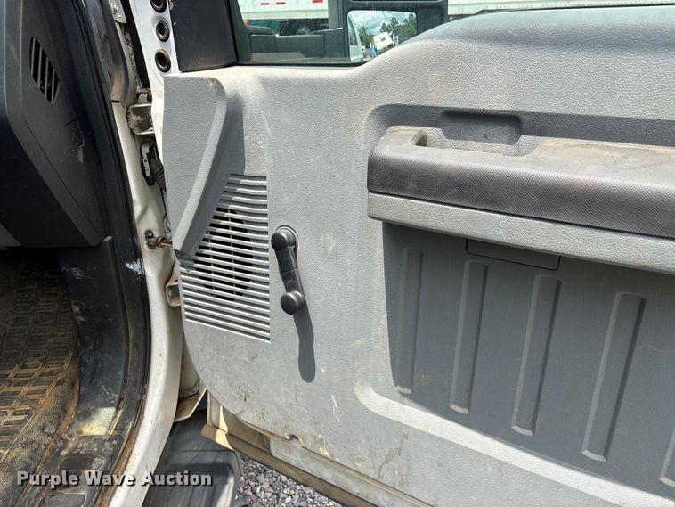 image for item YA3108 2014 Ford F450 Super Duty bucket truck