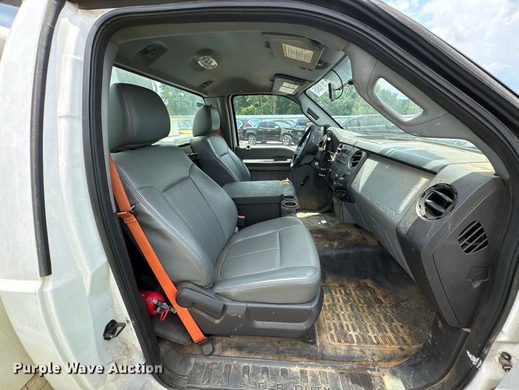 image for item YA3108 2014 Ford F450 Super Duty bucket truck